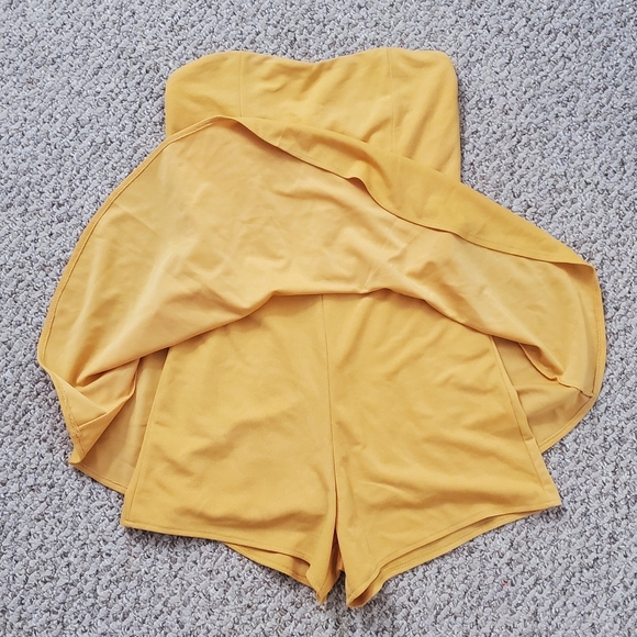 Yellow skort romper - Picture 2 of 3